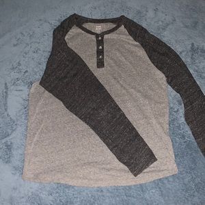 GENTLY WORN 60/40 COTTON SOFT-WASHED GRAY AND BLACK LONG-SLEEVE